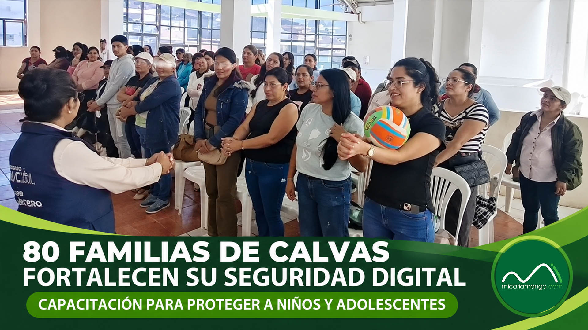 Familias de Calvas participan en taller sobre protección de niños y adolescentes frente a riesgos digitales